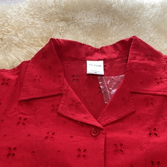Blair red eyelet button up top size m - Picture 3 of 7